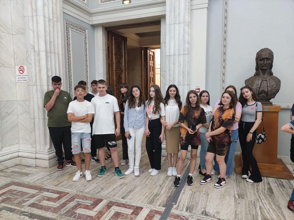 Vizită educativă la Palatul Parlamentului 🇷🇴🏛️
