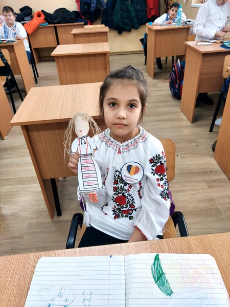 Elevii claselor I B si a III-a B au sărbătorit în avans Ziua Națională a României.