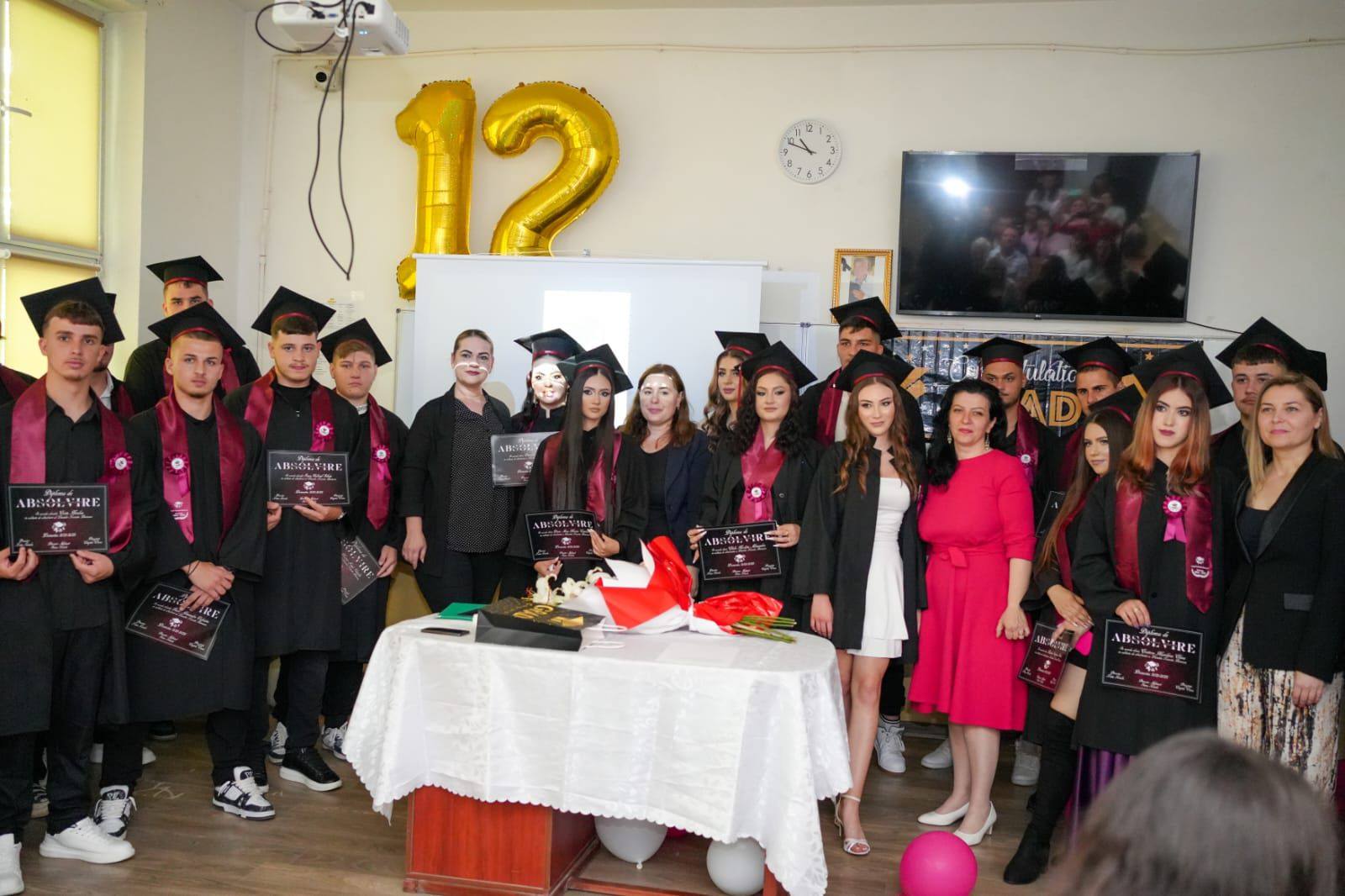 🎓Vă dorim drumuri drepte, alegeri înțelepte și încredere în voi. 
