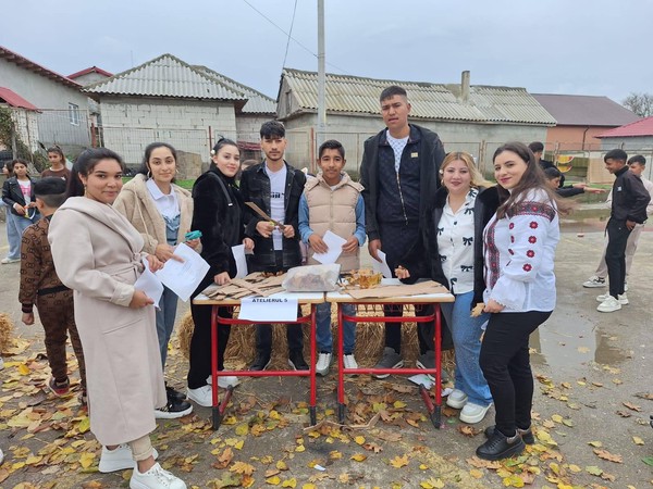 🍂 Festivalul Toamnei la Școala Gimnazială Făurei 🍎