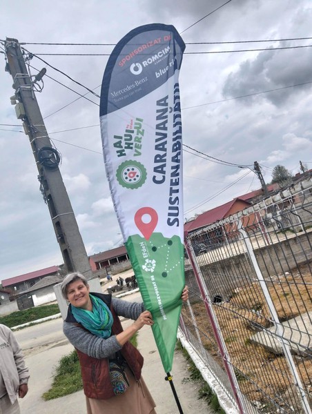 Caravana „Haihui VerZui”, un proiect inovator organizat de EFdeN, alături de partenerii Romcim, Mercedes-Benz și Blue River.