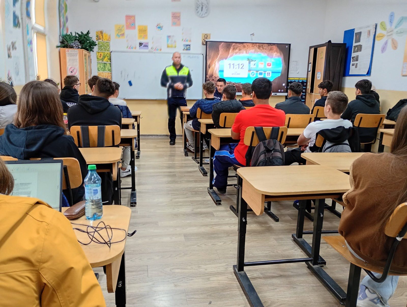 La Liceul Tehnologic Băneasa, prevenția comportamentelor de risc reprezintă o prioritate. În acest sens, reprezentanții M.A.I.